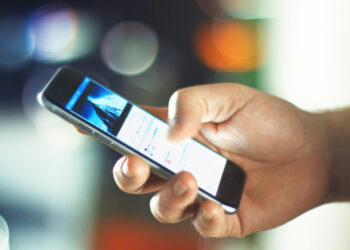 Una característica básica del iPhone estaría facilitando el robo de cuentas, incluyendo las bancarias