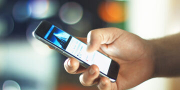 Una característica básica del iPhone estaría facilitando el robo de cuentas, incluyendo las bancarias