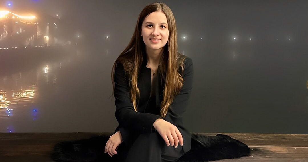 Latina triunfa en redes sociales mostrando una realidad poco conocida de los Estados Unidos