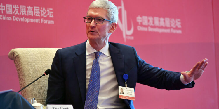 El CEO de Apple se reúne con el ministro de Comercio de China