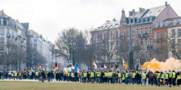 Francia detenida por cuenta de las protestas en contra de la reforma pensional de Macron