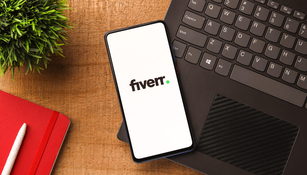 Hombre de 38 años ha ganado casi $500,000 en Fiverr vendiendo raps