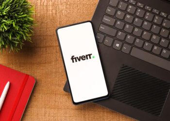 Hombre de 38 años ha ganado casi $500,000 en Fiverr vendiendo raps