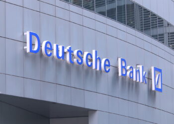 Valor de las acciones del Deutsche Bank siguen cayendo