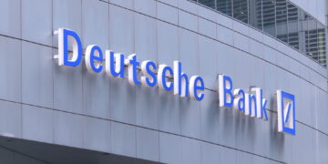 Valor de las acciones del Deutsche Bank siguen cayendo