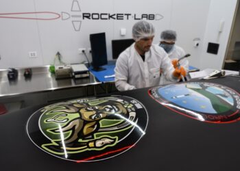 Sin título universitario logró crear una compañía de cohetes valorada en más de mil millones de dólares