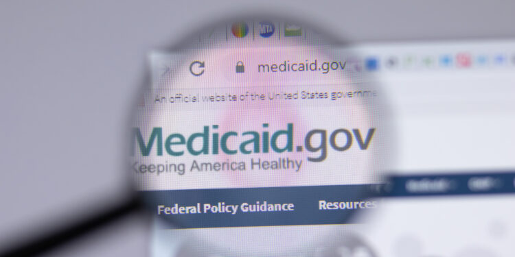 Cómo evitar perder Medicaid a medida que los estados reducen su cobertura