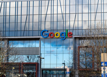 Alphabet superó las expectativas de ingresos durante el primer trimestre y autoriza multimillonaria recompra de acciones