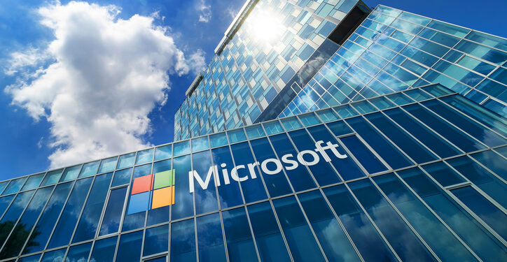 Microsoft superó las expectativas del primer trimestre y el valor de sus acciones crece