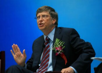Bill Gates predice que la IA puede acabar con Google y Amazon