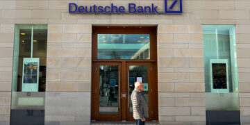 ¿Por qué el Deutsche Bank pagará $75 millones de dólares para resolver una demanda relacionada con Jeffrey Epstein?