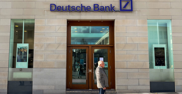 ¿Por qué el Deutsche Bank pagará $75 millones de dólares para resolver una demanda relacionada con Jeffrey Epstein?