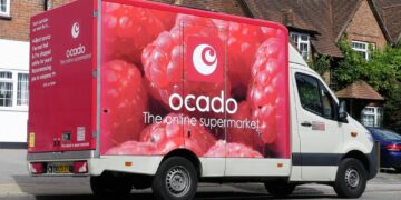 Las acciones de la empresa británica Ocado suben más del 40% luego de rumores sobre una posible compra por parte de Amazon