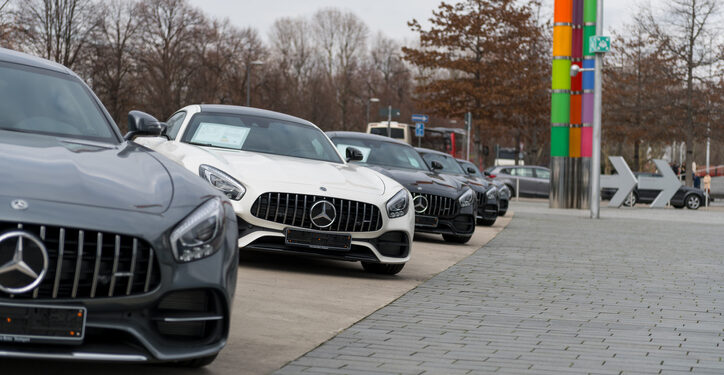 Mercedes-Benz y Microsoft probarán ChatGPT en autos