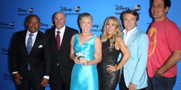 Daymond John, estrella de Shark Tank, presentó orden de restricción contra exconcursantes