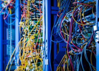 AT&T y otras acciones de telecomunicaciones se hunden luego del escándalo sobre cables de plomo tóxicos