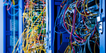 AT&T y otras acciones de telecomunicaciones se hunden luego del escándalo sobre cables de plomo tóxicos