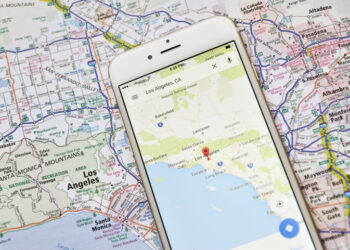 Tres gigantes se unen para destronar un duopolio creado por Google y Apple