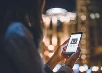 Uber logra ser rentable por primera vez en su historia
