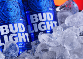 El boicot a Bud Light provoca una fuerte caída de las ganancias de AB InBev en Estados Unidos