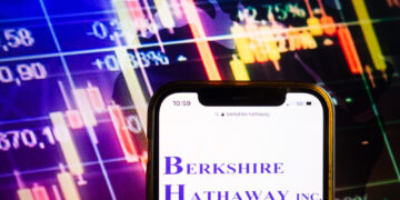 Conozca los sorprendentes resultados financieros de Berkshire Hathaway, el conglomerado liderado por  Warren Buffett