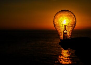 Los Estados Unidos prohíbe el uso de bombillas incandescentes