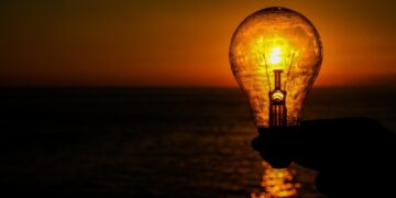 Los Estados Unidos prohíbe el uso de bombillas incandescentes