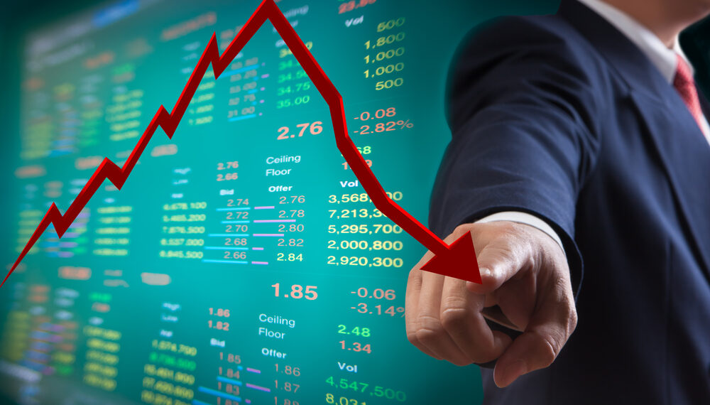 El posible cierre del gobierno provoca una pérdida de más de 100 puntos en el Dow, mientras S&P 500 y Nasdaq cierran el peor mes de 2023