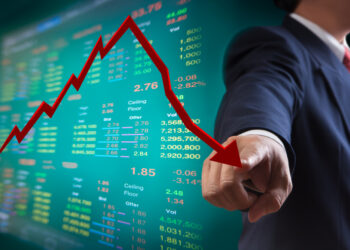 El posible cierre del gobierno provoca una pérdida de más de 100 puntos en el Dow, mientras S&P 500 y Nasdaq cierran el peor mes de 2023