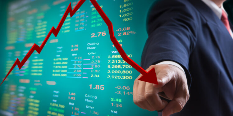 El posible cierre del gobierno provoca una pérdida de más de 100 puntos en el Dow, mientras S&P 500 y Nasdaq cierran el peor mes de 2023