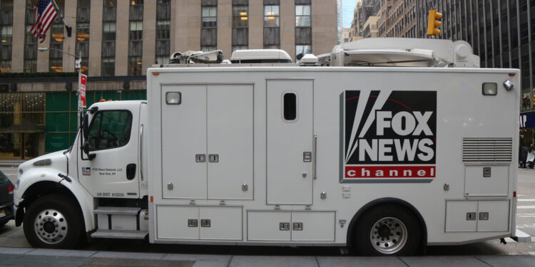 Rupert Murdoch renunció a la presidencia de Fox y News Corp.