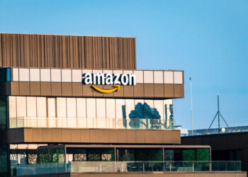 Amazon invertirá alrededor de $4,000 millones de dólares en un rival de ChatGPT