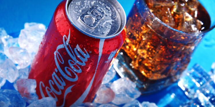 Coca-Cola superó las estimaciones de ganancias y aumenta sus perspectivas