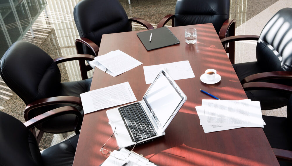 Inversores de OpenAi piden el regreso del recién despedido Sam Altman