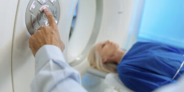 Empresa estadounidense ofrece resonancias magnéticas que pueden detectar el cáncer de manera temprana