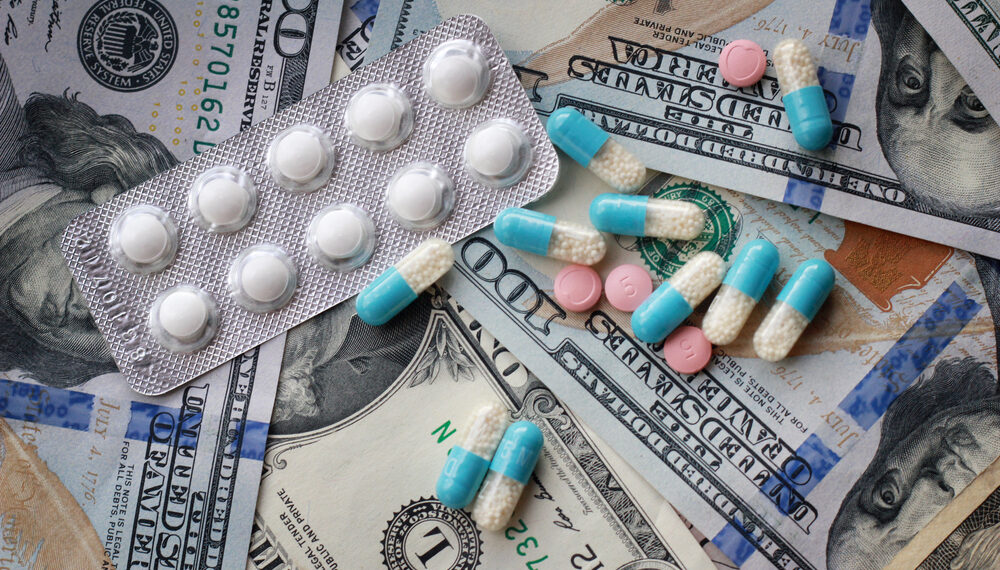 Proponen investigar a las aseguradoras por el aumento de los costos de medicamentos en EE. UU.