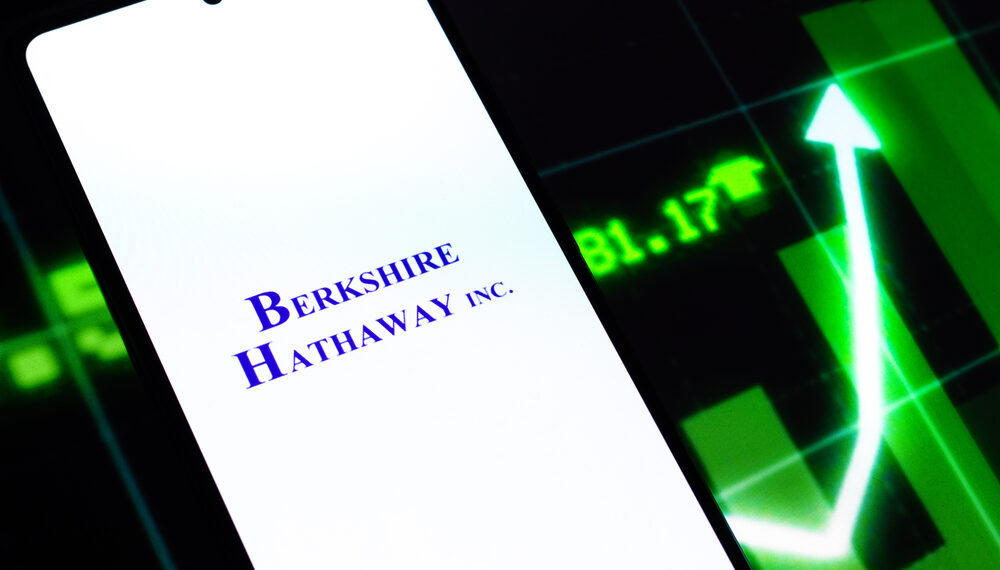 Berkshire Hathaway alcanzó un récord de $157 mil millones de dólares en efectivo