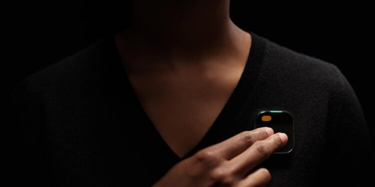 Ai Pin: un dispositivo impulsado por IA que podría ser el reemplazo de los teléfonos inteligentes