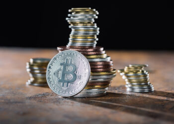 Bitcoin supera los $45,000 por primera vez desde abril de 2022