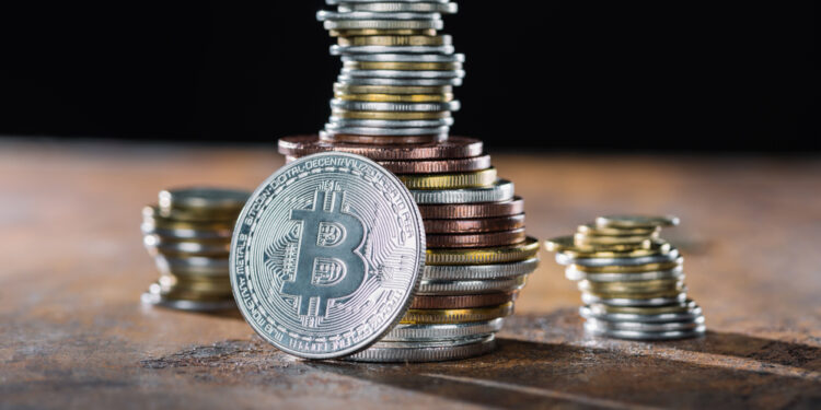 Bitcoin supera los $45,000 por primera vez desde abril de 2022