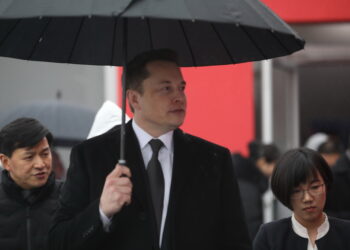 Los cinco hombres más ricos del mundo han duplicado su riqueza desde 2020