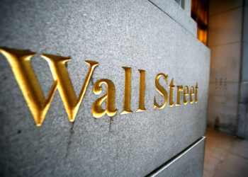 Dow Jones cae más de 100 puntos y los principales promedios ponen fin a una racha ganadora de 5 semanas