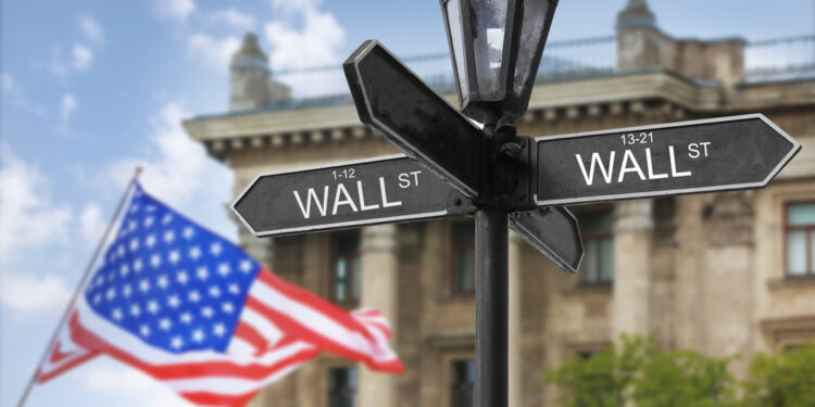 S&P 500 cierra en máximos históricos y Dow gana 300 puntos al final del día