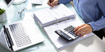 Cómo escoger un preparador de impuestos sin caer en estafas