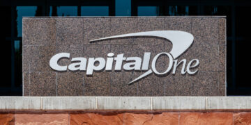 Esta es la razón por la que Capital One está comprando Discover, en la mayor fusión en lo que va de 2024
