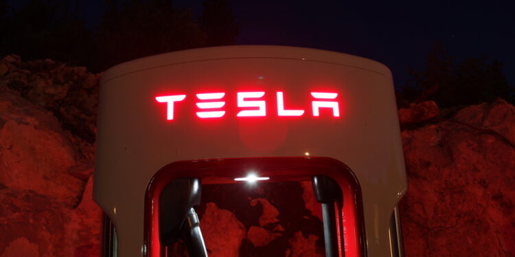 Tesla ganará miles de millones por cuenta de las estaciones de carga en EE. UU. para Ford y otras marcas