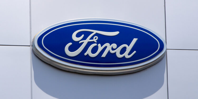 El CEO de Ford le dice a Wall Street que se olvide de Tesla y que Ford Pro es el futuro de la industria automotriz