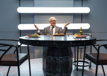 Berkshire de Warren Buffett vende parte de su participación en Apple y Paramount Global