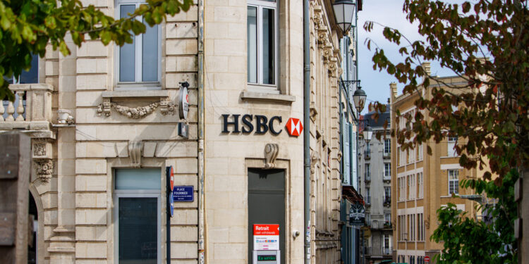HSBC registra ganancias anuales récord