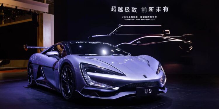 BYD lanza el U9, un auto eléctrico deportivo que podría competir con Ferrari